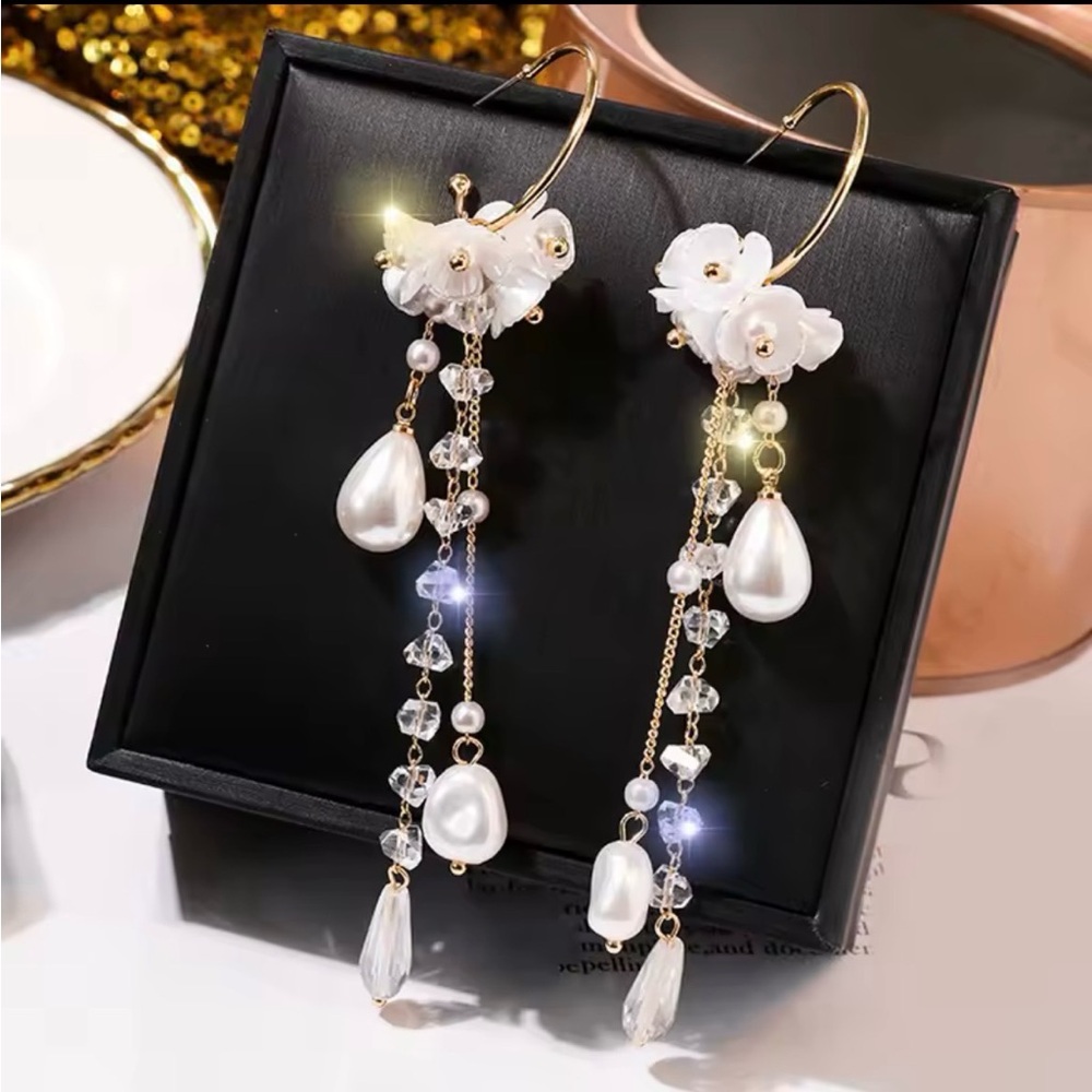 Clearance! New Gold Clear Crystal & White Pearl Long Floral Drop Earrings